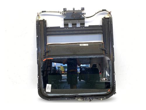 sunroof-audi-a8-d3-4e2-4e8-2002-2003-2004-2005-2006-2007-2008-2009-2010-39349664 main image