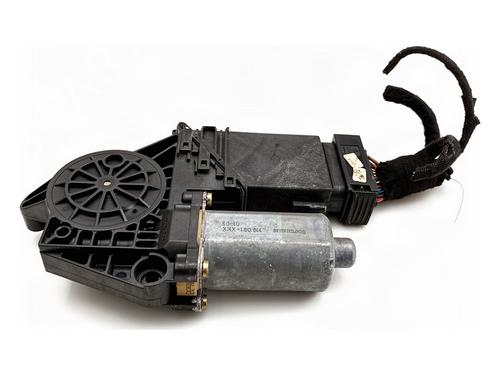 Rudehejsemotor forskærm venstre Rudehejsemotor forskærm venstre VW PASSAT B5.5 (3B3) 2.0 (115 hp) 39762859 39762859