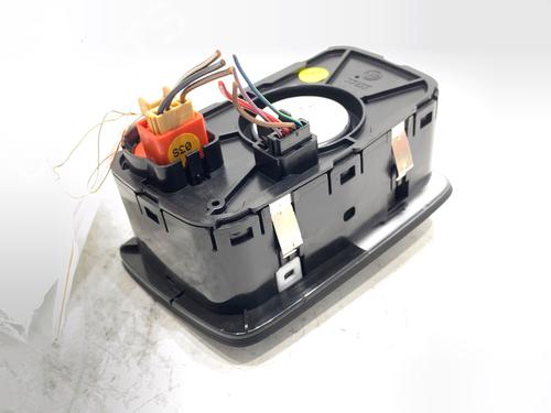 Headlight switch VW PASSAT B8 Variant (3G5, CB5) 2.0 TDI | BP39297228I24 - Image 2