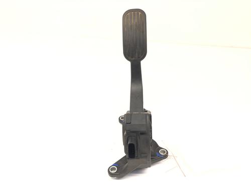 pedal-toyota-c-hr-_x1_-2016-39286667 main image
