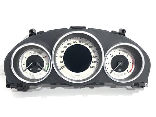 Used Instrument cluster Instrument cluster MERCEDES-BENZ E-CLASS (W212) E 300 Hybrid / BlueTEC Hybrid (212.098) (204 hp) 39300177 39300177
