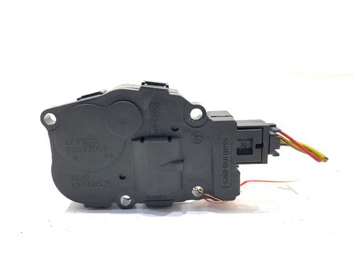 Used Heater blower motor Heater blower motor MERCEDES-BENZ S-CLASS (W221, V221) S 400 Hybrid (221.095, 221.195) (279 hp) 39300594 39300594