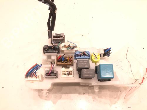 Used Fuse box Fuse box 39278725 39278725