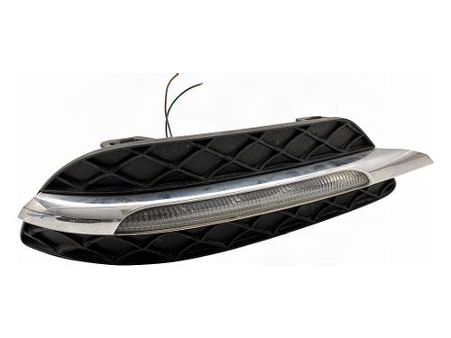 Used Right daytime light Right daytime light MERCEDES-BENZ C-CLASS (W204) C 250 CGI (204.047) (204 hp) 40490159 40490159