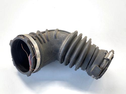 pipe-audi-a4-b8-avant-8k5-2007-2008-2009-2010-2011-2012-2013-2014-2015-2016-2017-39332538 main image