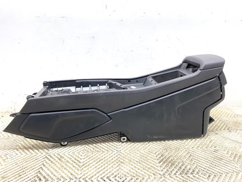 middle-console-audi-q7-4mb-4mg-4mq-2015-39291428 main image
