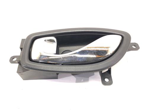 Used Front left interior door handle Front left interior door handle 39340864 39340864