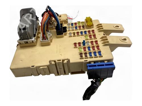 Used Fuse box Fuse box 39482495 39482495