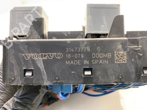 Fuse box VOLVO XC60 II (246) D4 AWD | BP39344556E1 - Image 4