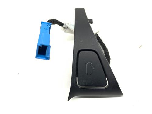 front-right-interior-door-handle-tesla-model-y-5yjy-2019-39336259 main image