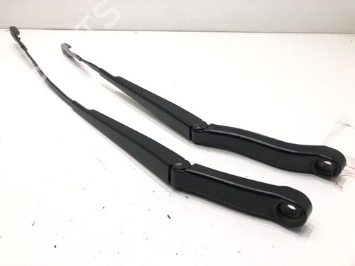 front-windshield-wiper-arm-audi-q7-4mb-4mg-4mq-2015-39285937 main image