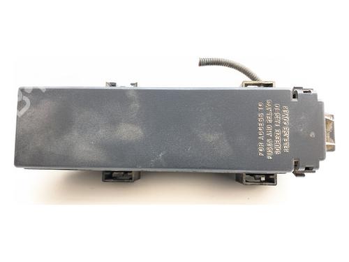 Used Fuse box Fuse box 39352139 39352139