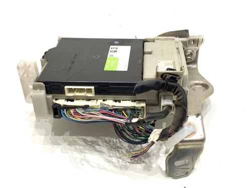 Used Fuse box Fuse box 39340799 39340799