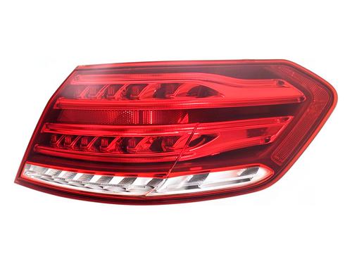 Used Right taillight Right taillight MERCEDES-BENZ E-CLASS (W212) E 400 4-matic (212.067) (333 hp) 40250190 40250190