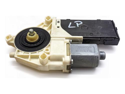 Used Left front window motor Left front window motor RENAULT LAGUNA III (BT0/1) 2.0 dCi (BT07, BT0J, BT14, BT1A, BT1S) (131 hp) 40056948 40056948