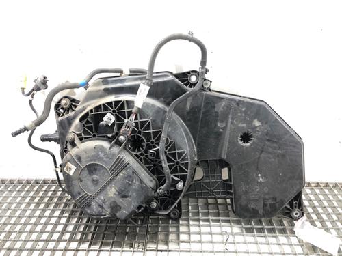 adblue-tank-renault-megane-iv-hatchback-b9amn_-2015-39309318 main image