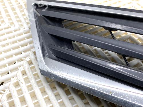 Grill NISSAN VERSA I 1.8 | BP39345515C40 - Image 2