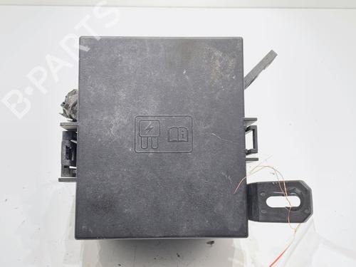 Used Fuse box Fuse box 39288634 39288634