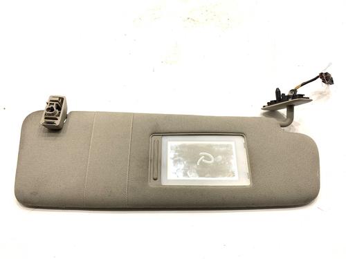 Used Right sun visor Right sun visor 39302134 39302134