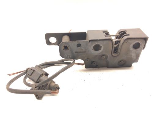 hood-lock-audi-a3-8p1-2003-2004-2005-2006-2007-2008-2009-2010-2011-2012-2013-39304597 main image