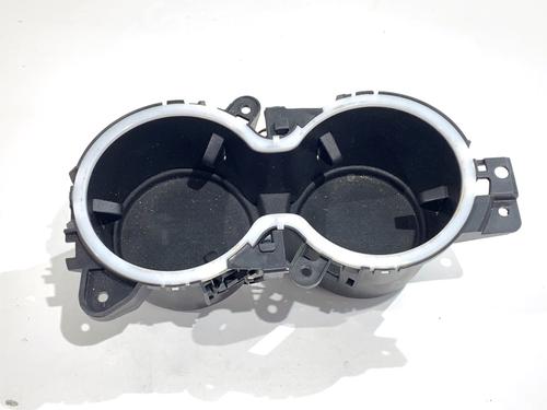 cupobject-holder-jeep-grand-cherokee-iv-wk-wk2-2010-39308959 main image
