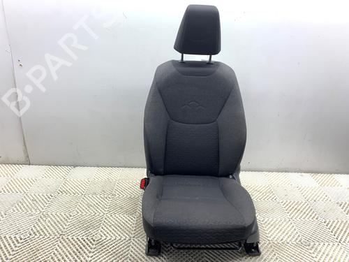 left-front-seat-toyota-yaris-cross-mxp_-2020-39348397 main image
