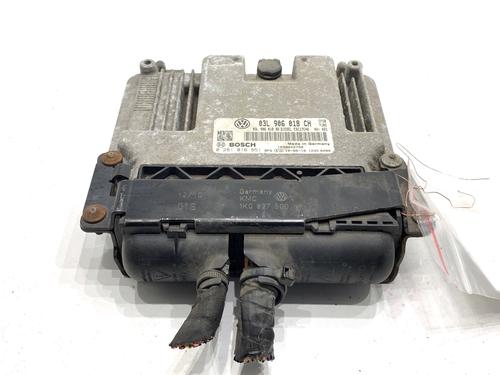engine-control-unit-ecu-skoda-superb-ii-estate-3t5-2009-2010-2011-2012-2013-2014-2015-39336828 main image