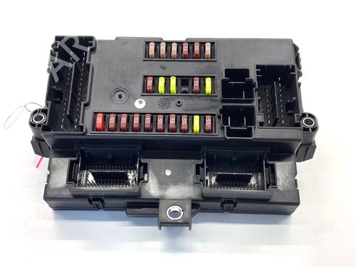 Used Fuse box Fuse box 39349073 39349073