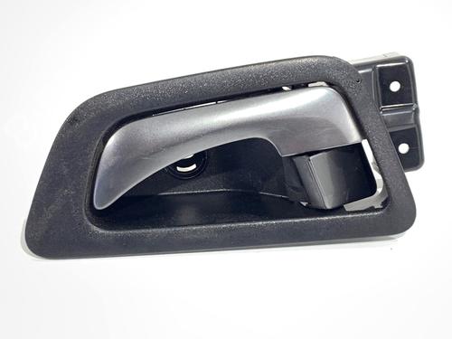 front-left-interior-door-handle-ssangyong-tivoli-grand-2021-39309564 main image