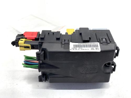 Used Fuse box Fuse box 39322412 39322412