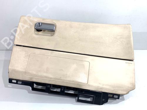 Used Glove box Glove box 39320916 39320916