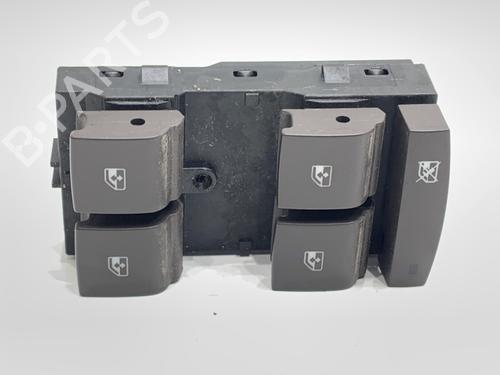 switch-opel-zafira-tourer-c-p12-2011-39288352 main image