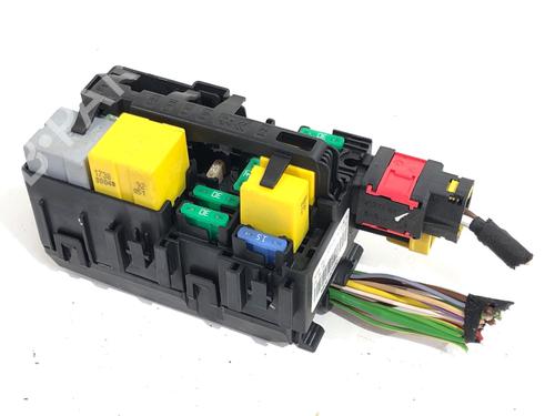 Used Fuse box Fuse box 39300238 39300238