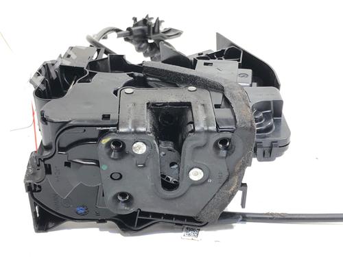front-right-lock-renault-megane-iv-saloon-2016-39302211 main image
