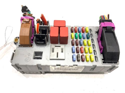 Used Fuse box Fuse box 39299884 39299884