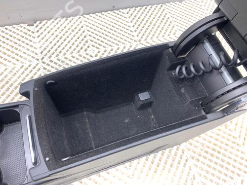 Middle console VW PASSAT B6 (3C2) 2.0 TDI | BP39304882I22 - Image 4