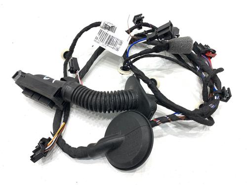 BP39338701E16 main image