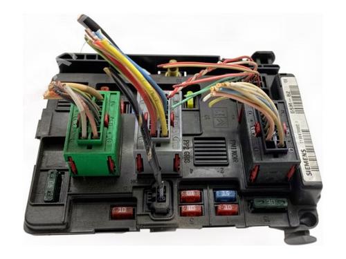 Used Fuse box Fuse box 39454697 39454697