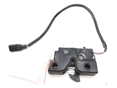 hood-lock-vw-golf-vii-variant-ba5-bv5-2013-2014-2015-2016-2017-2018-2019-2020-2021-2022-39281365 main image