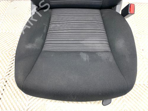 Right front seat MERCEDES-BENZ A-CLASS (W176) A 180 (176.042) | BP39358817C16 - Image 3