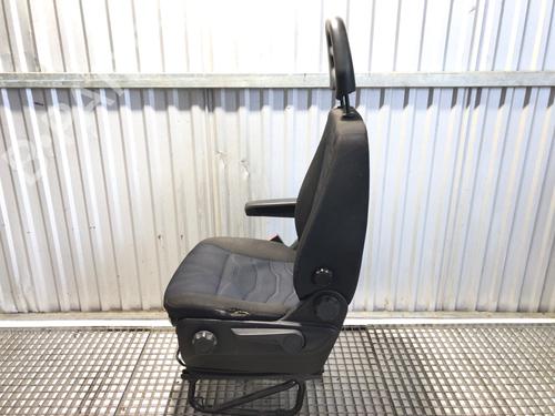 Left front seat IVECO DAILY VI Platform/Chassis 33S16, 35S16, 35C16, 40C16, 42S16, 50C16 | BP39898152C15 - Image 5