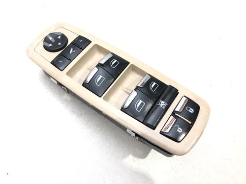 switch-maserati-quattroporte-vi-2012-39269839 main image