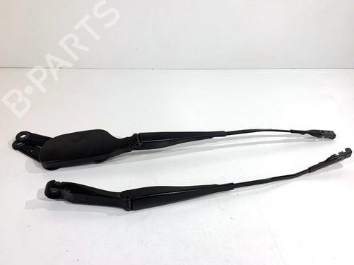 Used Front windshield wiper arm Front windshield wiper arm 39335597 39335597