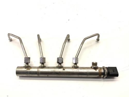 Used Injection rail Injection rail BMW X3 (F25) xDrive 28 i (245 hp) 39327592 39327592