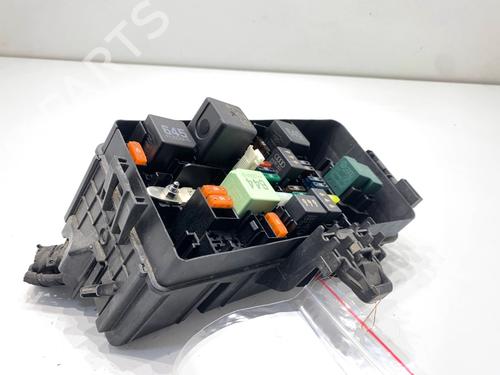 Used Fuse box Fuse box 39341032 39341032