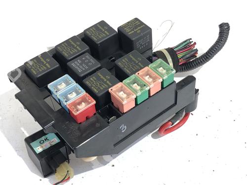 Used Fuse box Fuse box 39298917 39298917