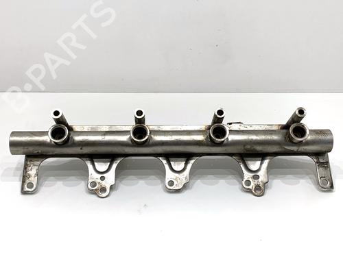 Used Injection rail Injection rail 39331386 39331386