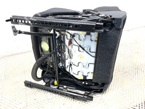 Right front seat VW POLO VI (AW1, BZ1, AE1) 1.0 TSI | BP39356640C16 - Image 7