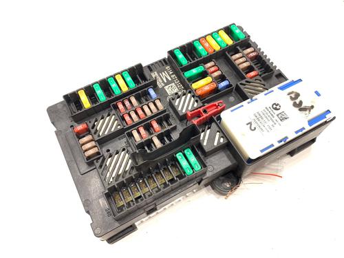 Used Fuse box Fuse box 39307264 39307264