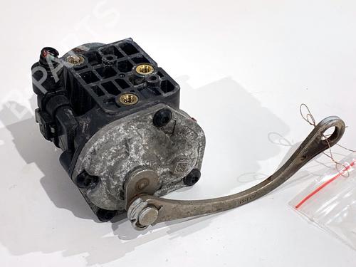 Used Electronic module Electronic module PEUGEOT 308 SW III (FC_, FJ_, FR_, F4_, FN_) PureTech 130 (FRHNSL, FRHNST) (131 hp) 39305199 39305199